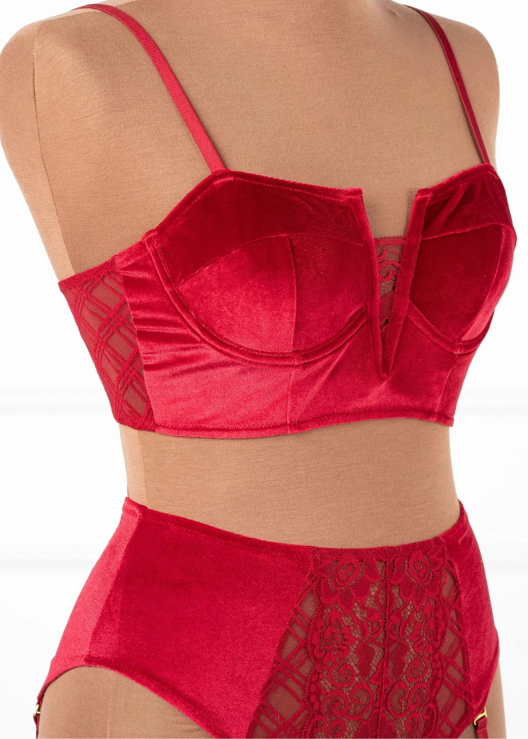 High Waist Velvet Crotchless Garter Panty - Red - Image 8